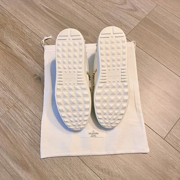 Valentino Untitled Rockstud Women’s Sneaker NWT Size 38 (fits like a 7.5) - Picture 4 of 6